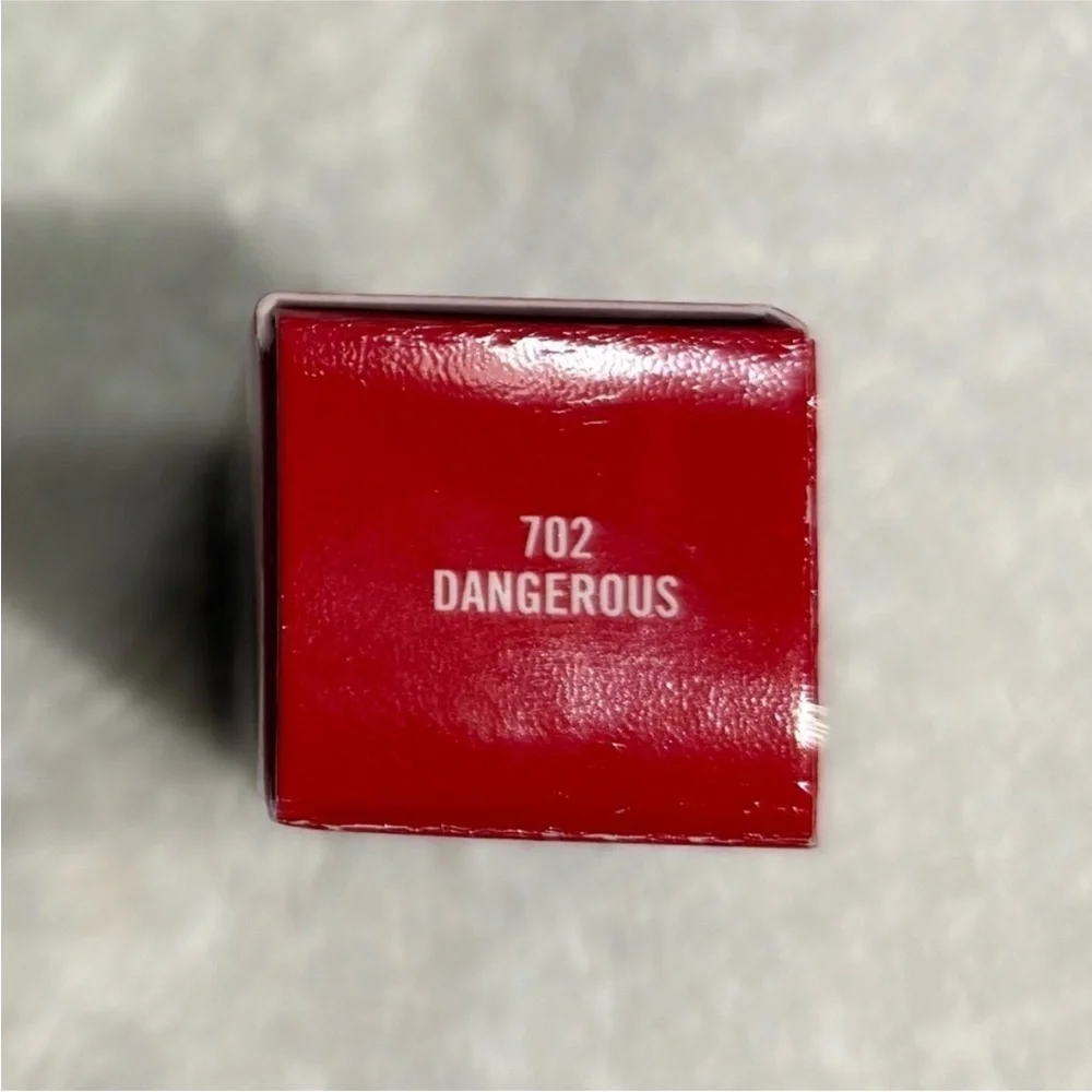 MAC Cosmetics Retro Matte Lipstick in Dangerous (702) NIB